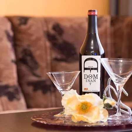 Kapriz - 2 Beds Aptmnt Near The Apartment