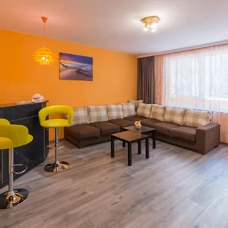 Kapriz - 2 Beds Aptmnt Near The דירה *