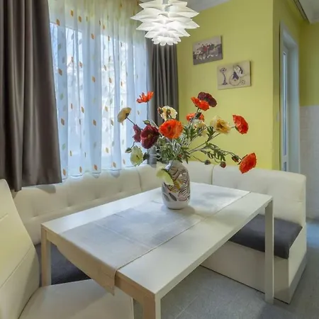 Kapriz - 2 Beds Aptmnt Near The * Варна