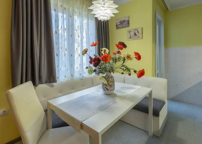 Kapriz - 2 Beds Aptmnt Near The * Варна